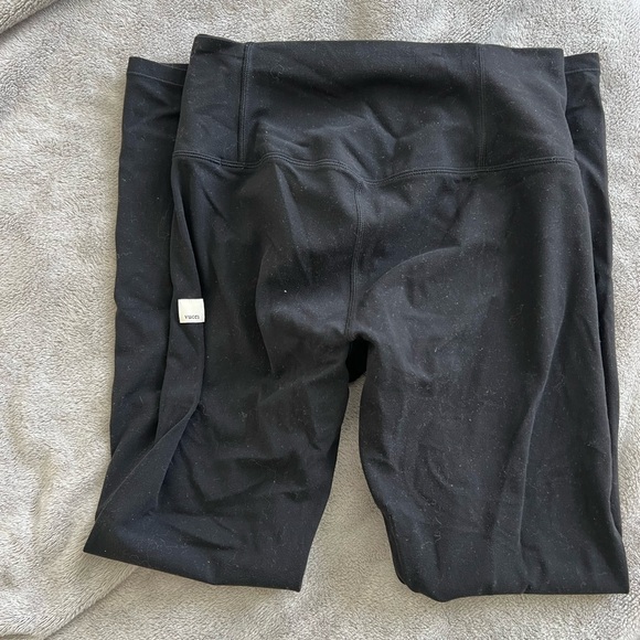 Vuori Women’s AllTheFeels Black Legging Small - Picture 3 of 4